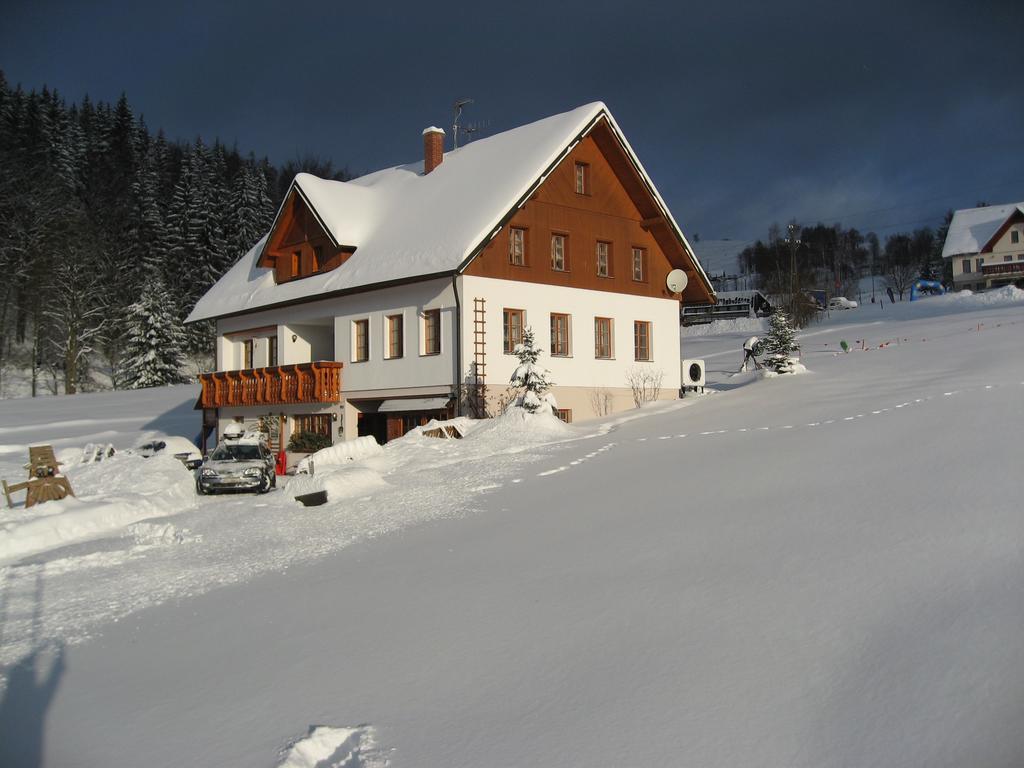 U Sadilku Hotel Paseky nad Jizerou Exterior photo