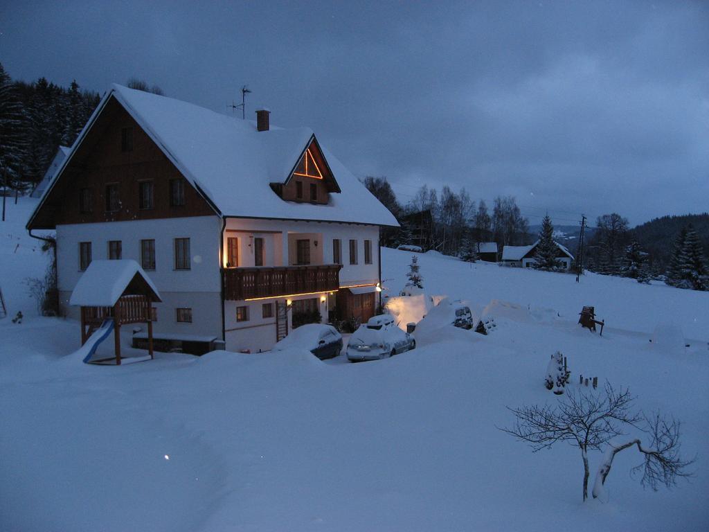 U Sadilku Hotel Paseky nad Jizerou Exterior photo